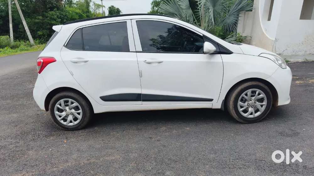 Hyundai Grand I10 2020 Petrol 40000 Km Driven