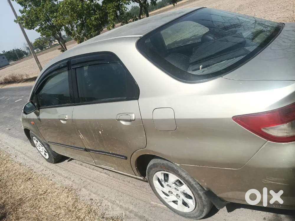 Honda City Zx 2004 Petrol Well Maintained