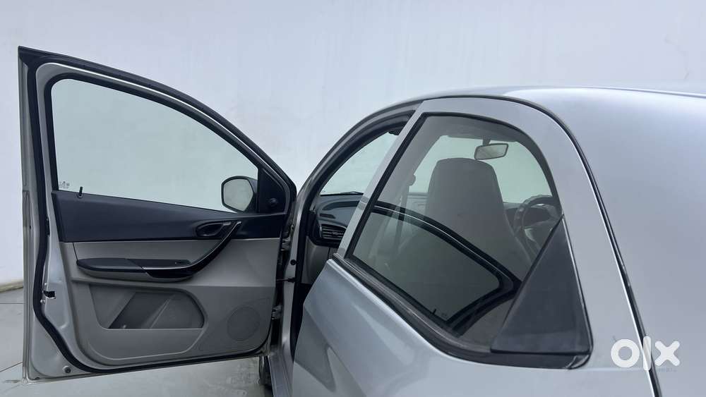 Tata Tiago 1.2 Revotron Xm, 2017, Petrol