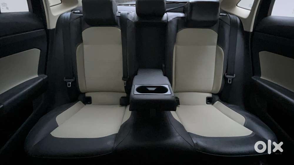 Skoda Slavia Style 1.0l Tsi Mt, 2022, Petrol