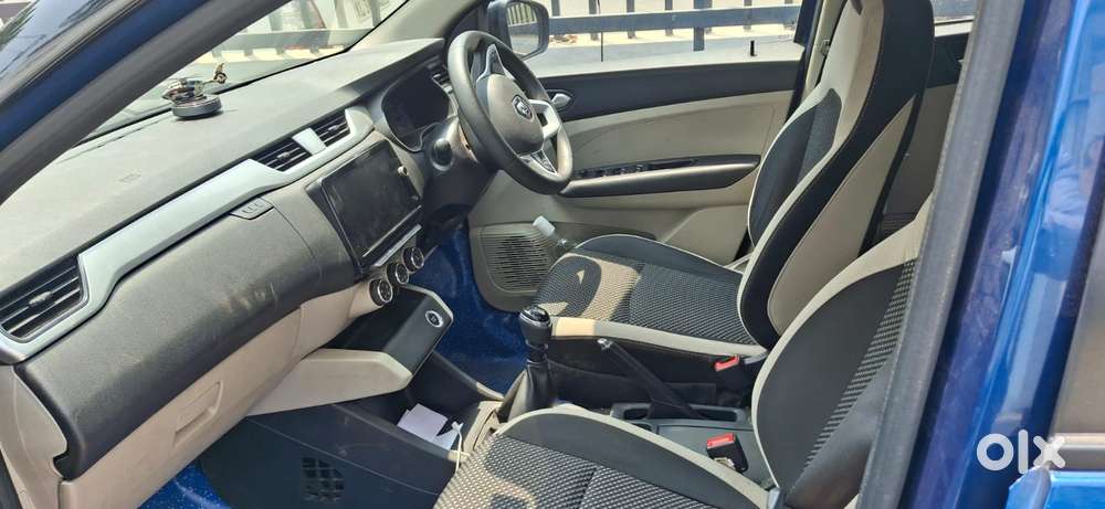 Renault Triber Rxz, 2022, Petrol