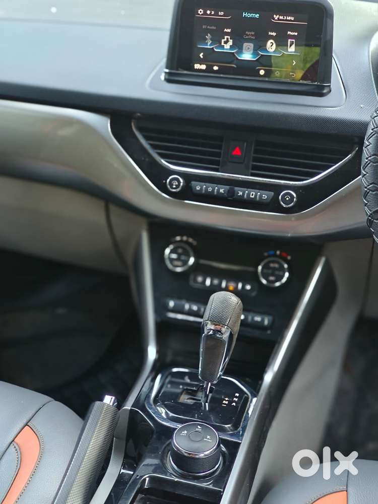 Tata Nexon 1.2 Revotron Xza Plus Dualtone, 2018, Petrol