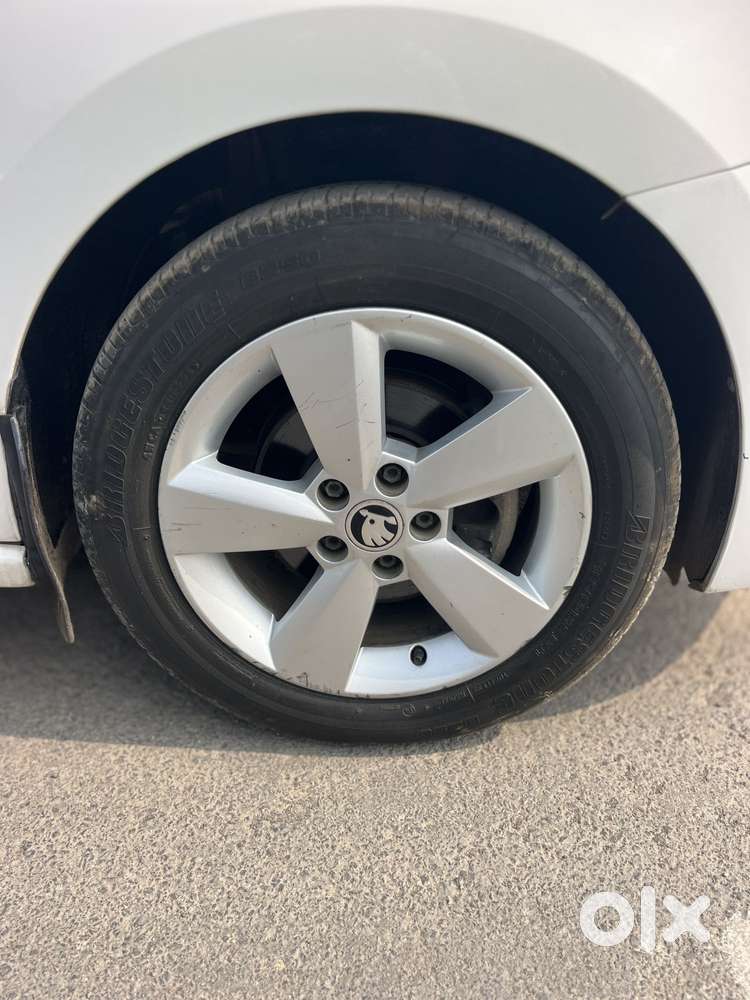 Skoda Rapid 1.6 Mpi At Style, 2016, Petrol