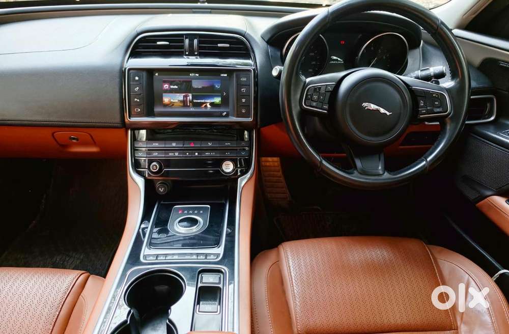 Jaguar Xe Portfolio, 2016, Petrol