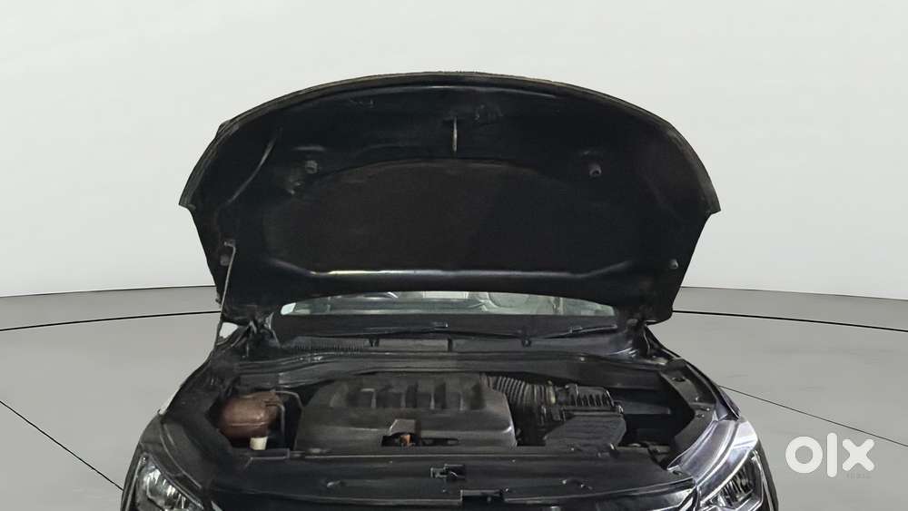 Mahindra Xuv700 2.0 Ax 5 Petrol At Str, 2022, Petrol