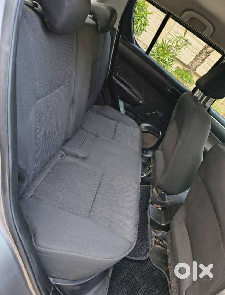 Maruti Suzuki Swift Lxi Optional-o, 2015, Petrol