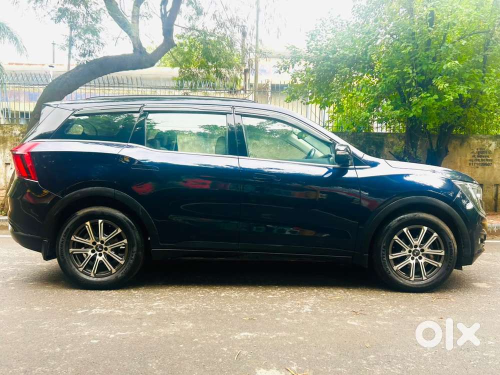 Mahindra Xuv700 2.0 Ax 7 Petrol Mt Str, 2023, Petrol