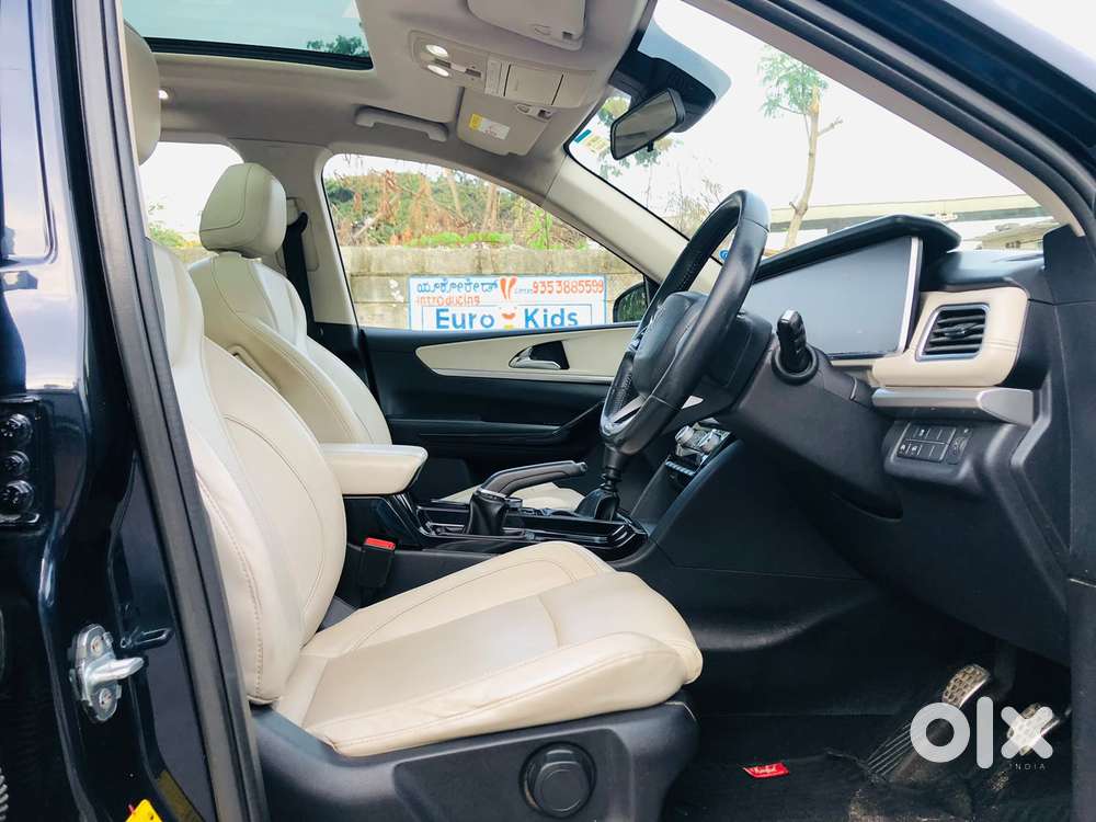 Mahindra XUV700 2.2 AX 7 Diesel MT Str, 2022, Diesel
