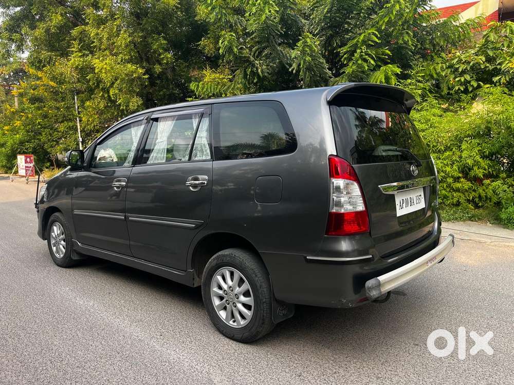 Toyota Innova 2.5 Vx 8 Str Bs-iii, 2012, Diesel
