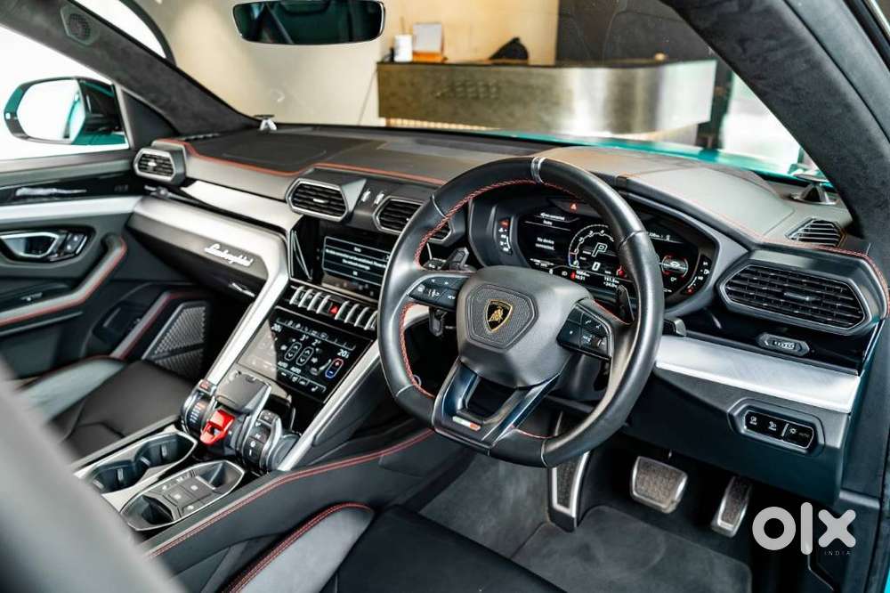 Lamborghini Urus V8, 2021, Petrol