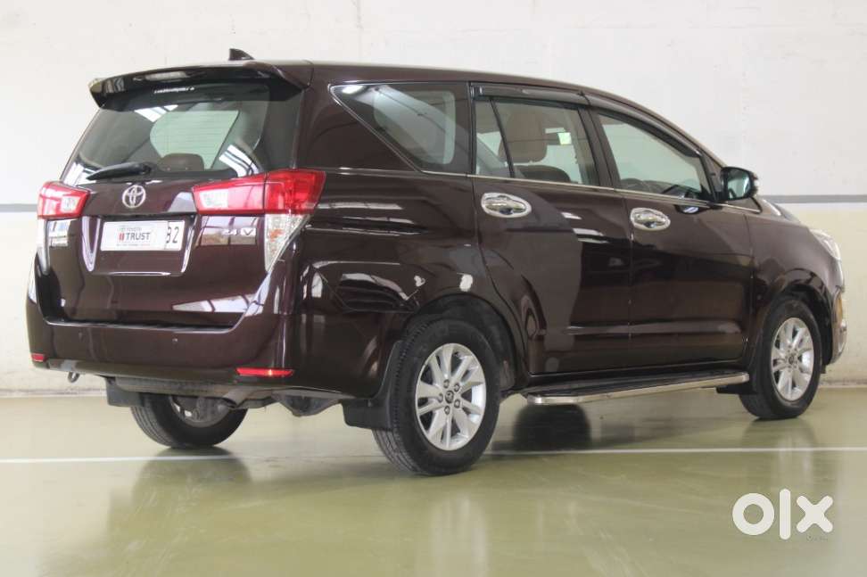 Toyota Innova Crysta 2.4 V, 2016, Diesel