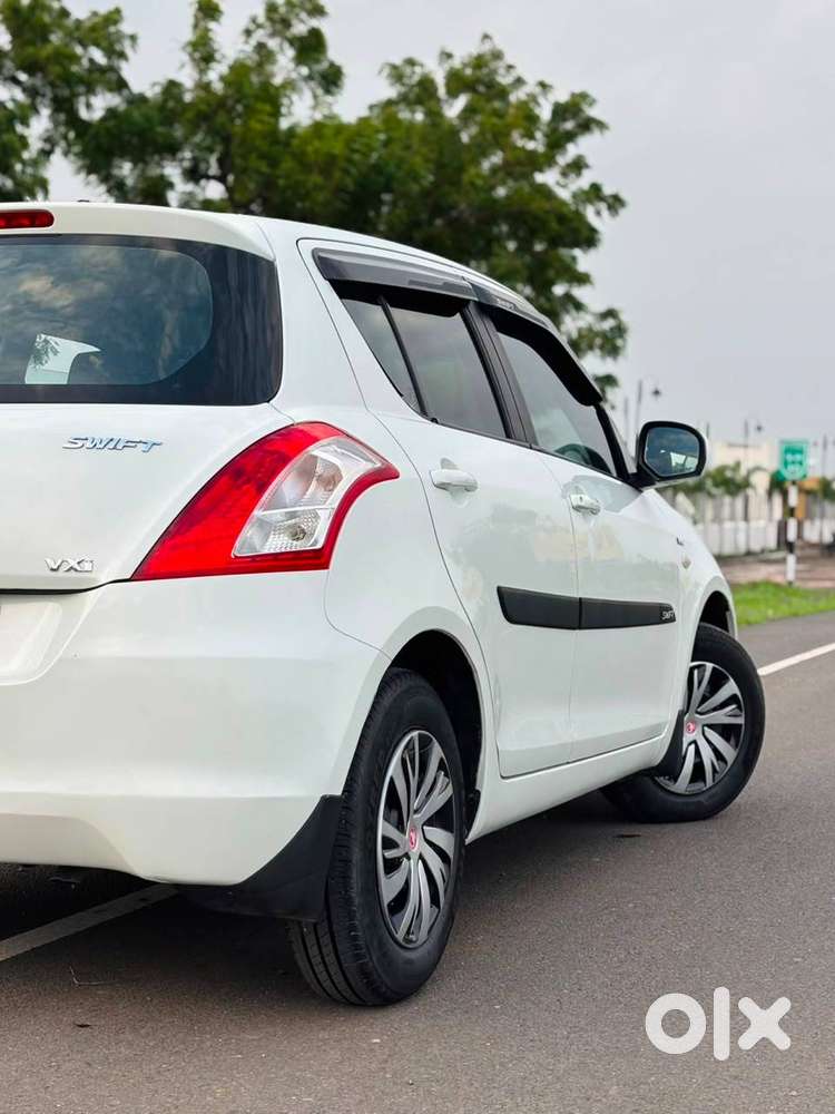 Maruti Suzuki Swift 2013 Cng & Hybrids Well Maintained