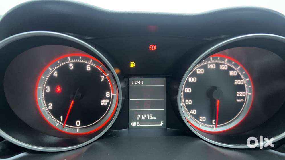 Maruti Suzuki Swift Vvt Vxi, 2022, Petrol