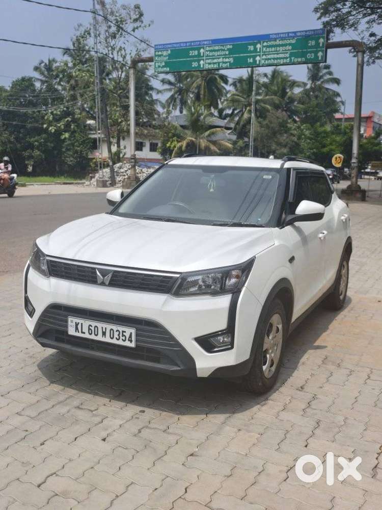 Mahindra Xuv300 W4, 2023, Petrol