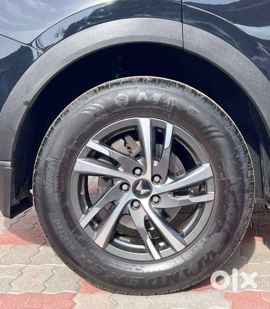 Mahindra Xuv700 2.2 Ax 5 Diesel At Str, 2024, Diesel