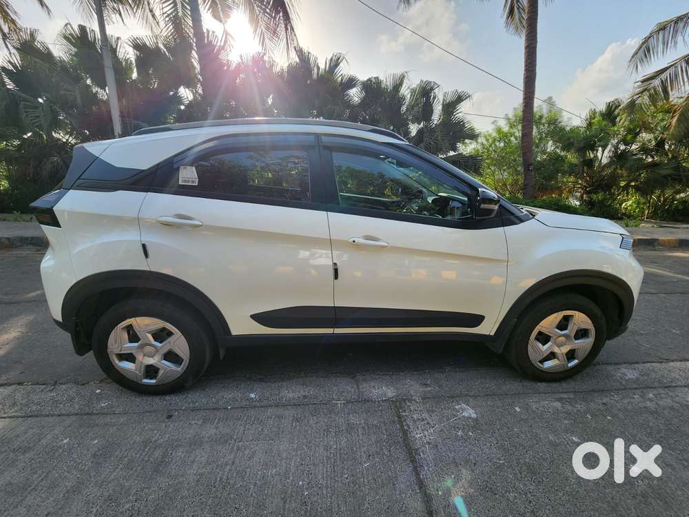 Tata Nexon Pure 1.2 S Revotron Petrol 6 Mt, 2025, Cng & Hybrids