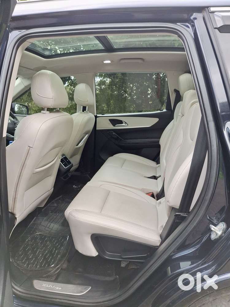 Mahindra Xuv700 2.2 Ax 7 Diesel At Str, 2022, Diesel