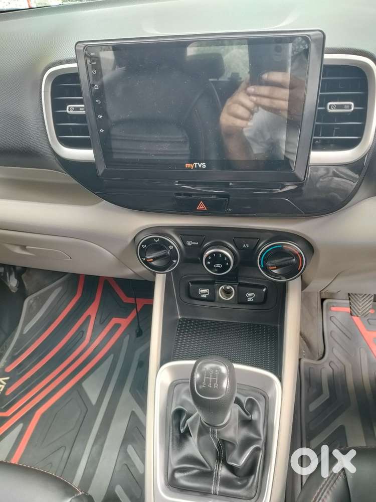Hyundai Venue 1.2 S (o), 2024, Petrol