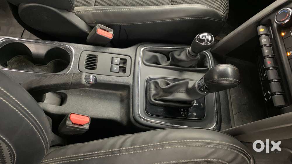 Mahindra Thar Lx 4-str Convertible At, 2022, Petrol