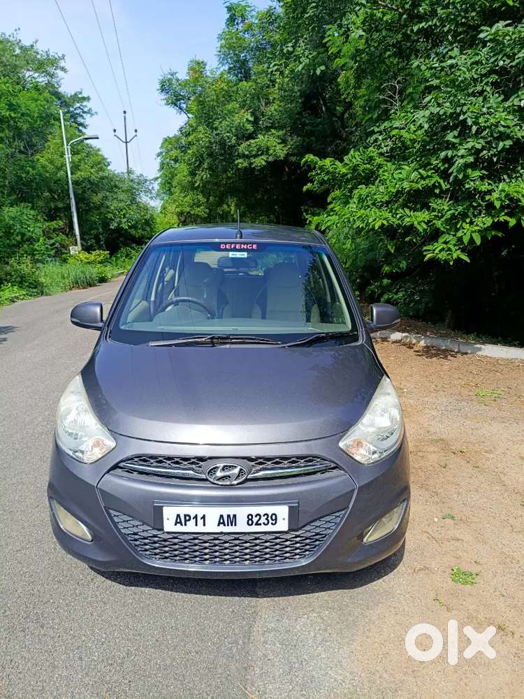 Hyundai I10
Sportz: Petrol Manual (2011)-only 44,000 Km