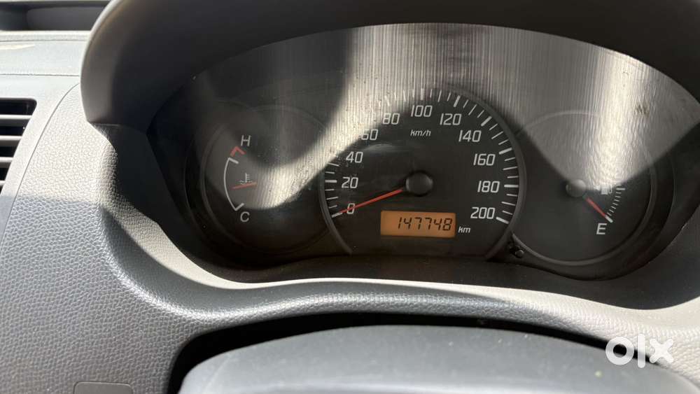 Maruti Suzuki Swift Lxi Bsiv, 2010, Petrol