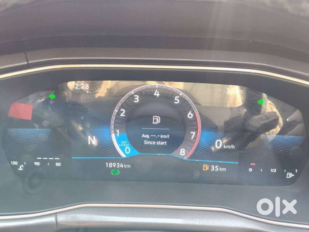 Volkswagen Taigun 1.0 Tsi Topline At, 2023, Petrol