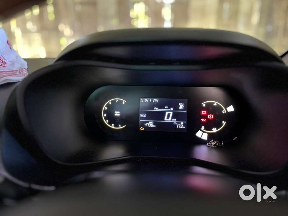 Tata Nexon 2025 Petrol 4800 Km Driven