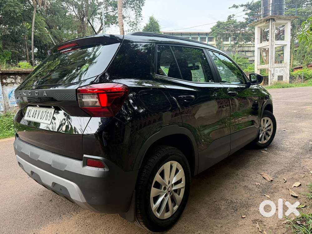 Skoda Kylaq Petrol Signature At 2025