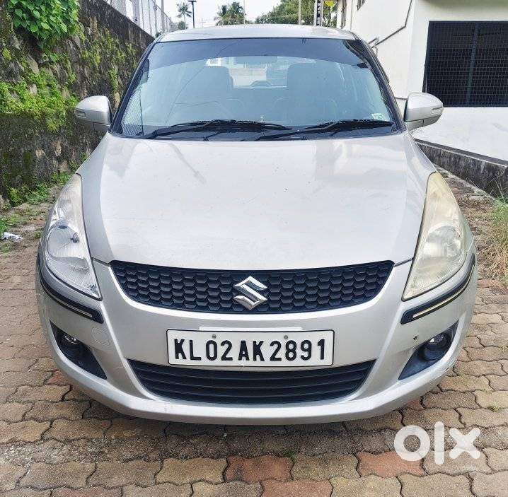 Maruti Suzuki Swift Vxi + Manual, 2012, Petrol