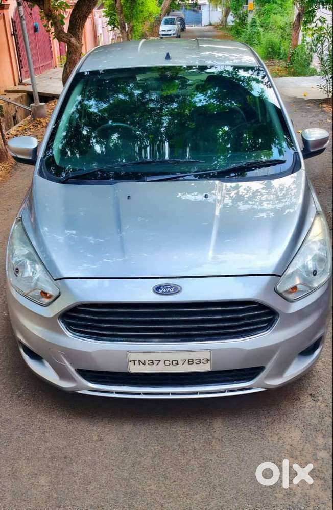 2016 Ford Figo Titanium Petrol (ing - Silver )