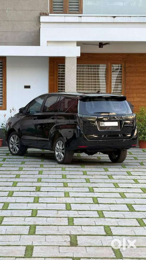 Toyota Innova Crysta [2020-ongoing] 2.4 Gx 7 Str, 2022, Diesel