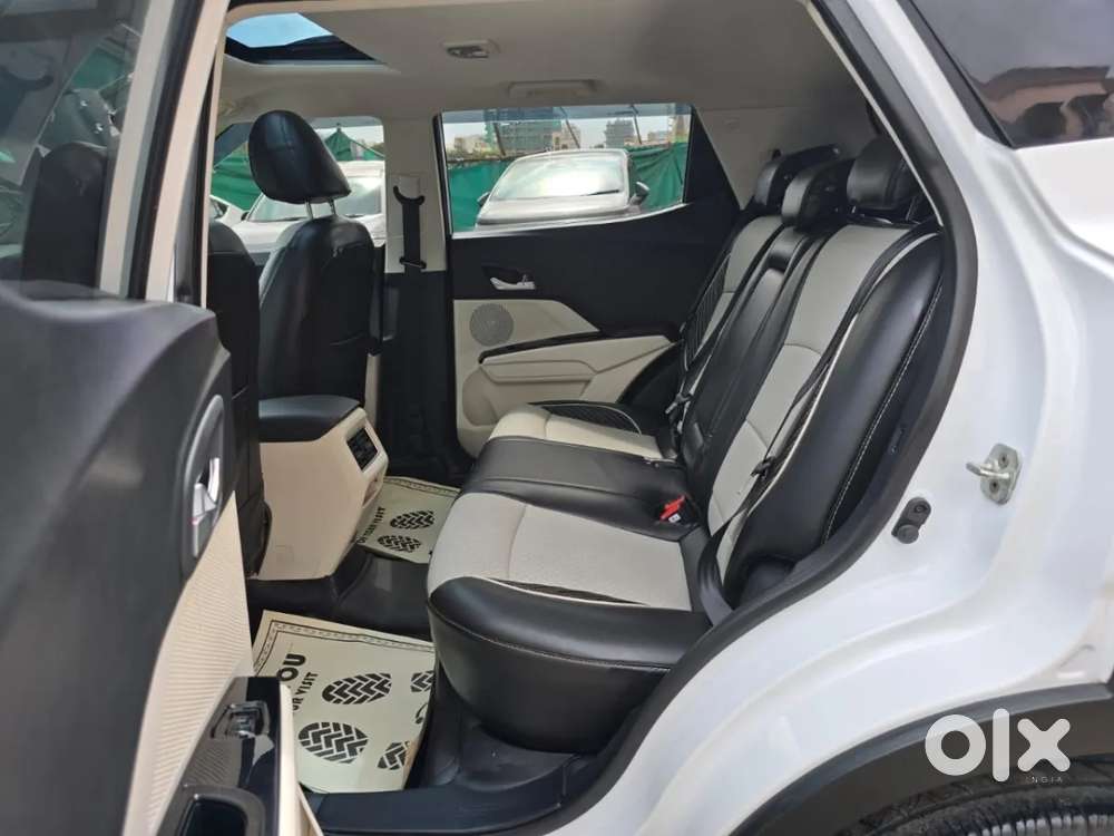 Mahindra Xuv 3xo Ax5l 1.2 Petrol At, 2025, Petrol