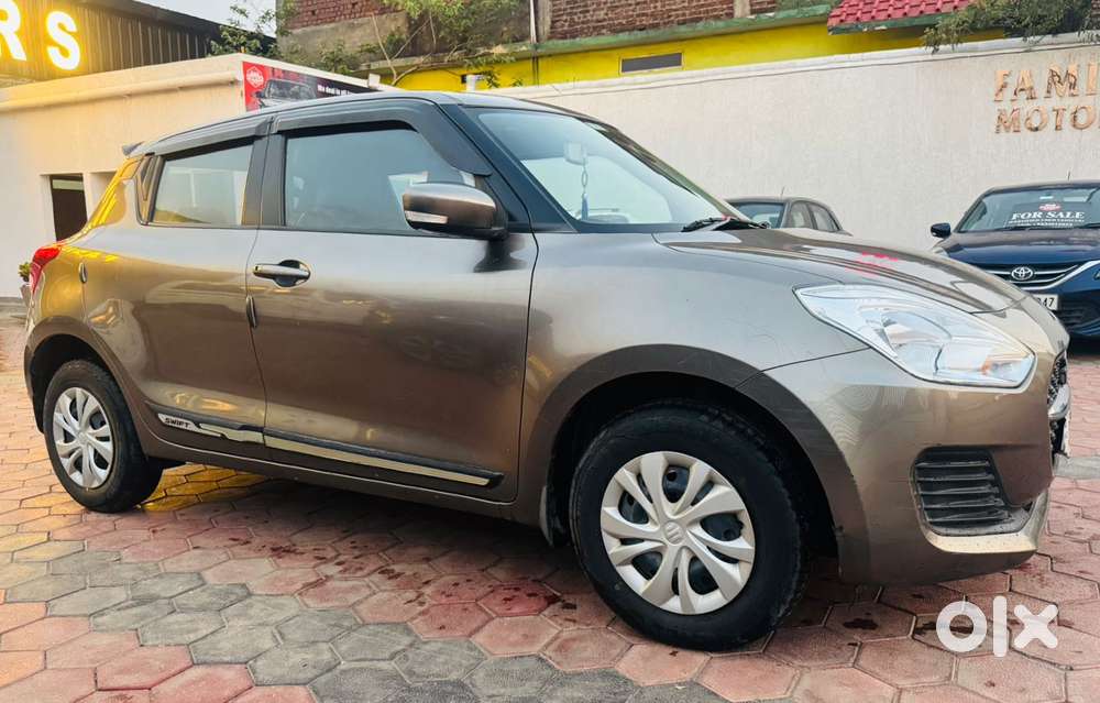 Maruti Suzuki Swift Vxi + Manual, 2022, Petrol
