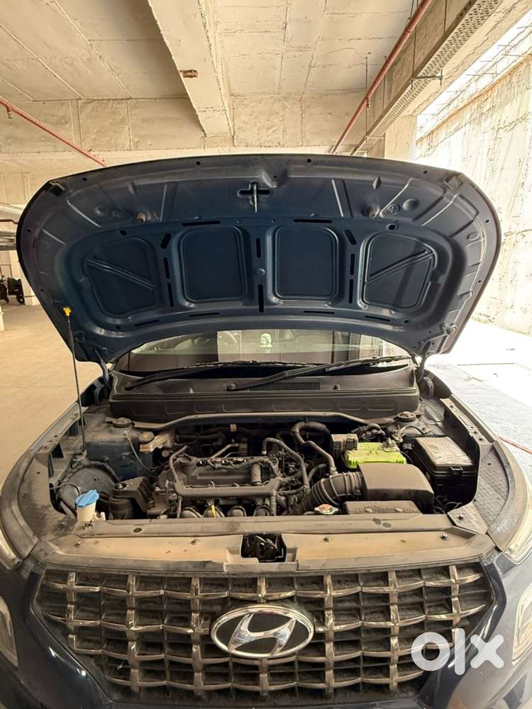 Hyundai Venue 2021 Petrol 59600 Km Driven