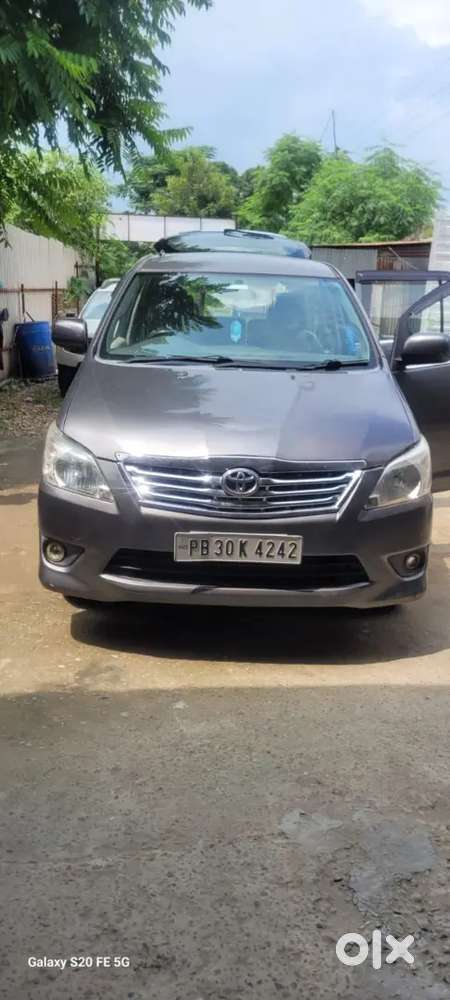 Toyota Innova 2013