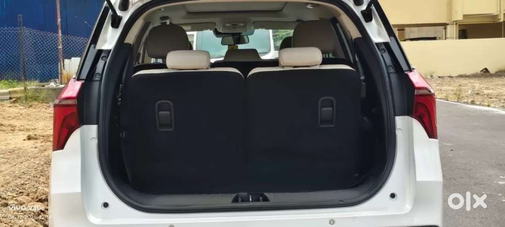 Mahindra Xuv700 2.2 Ax 7 Diesel At Str, 2022, Diesel