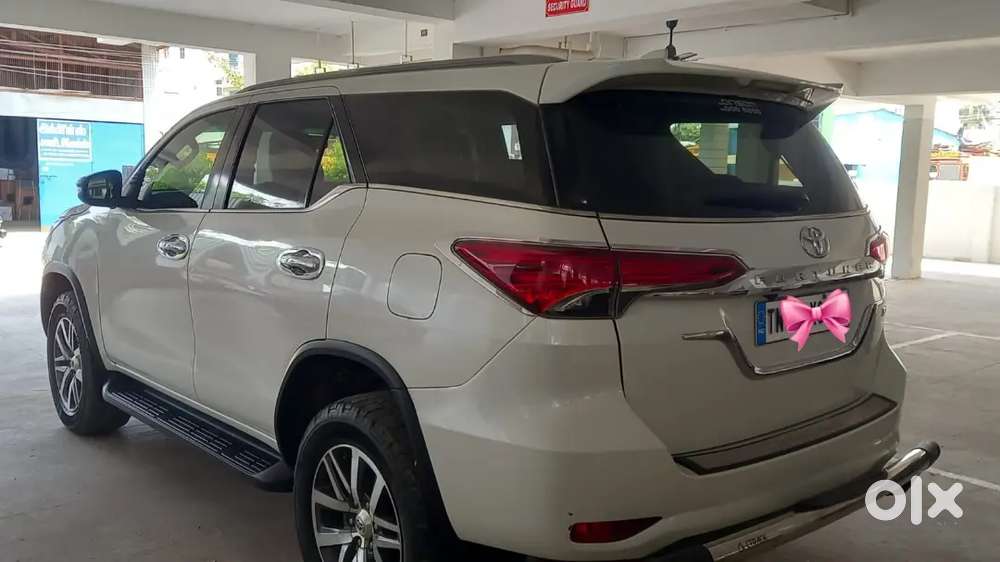 Toyota Fortuner - 1st Owner - 4*4 - Automatic Trans - Limited Edition