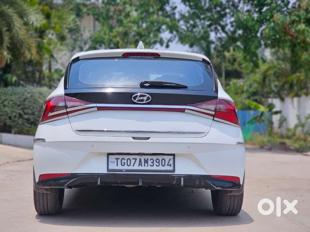 Hyundai I20 Asta (o) 1.2 Mt, 2023, Petrol