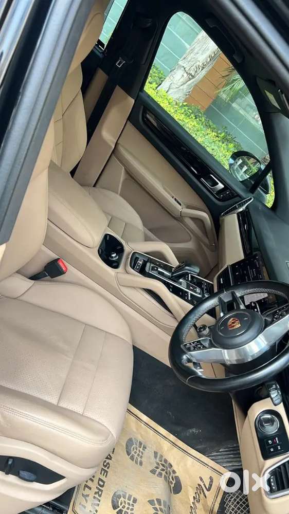 Porsche Cayenne 2022 Petrol 27000 Km Driven