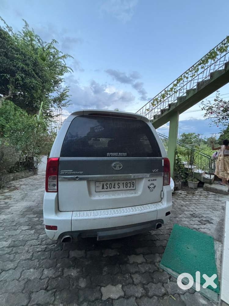 Tata Safari Storme 2017