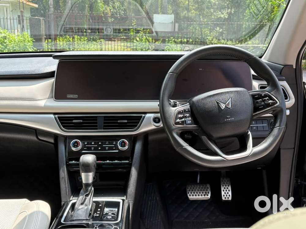 Mahindra Xuv700, 2024, Petrol