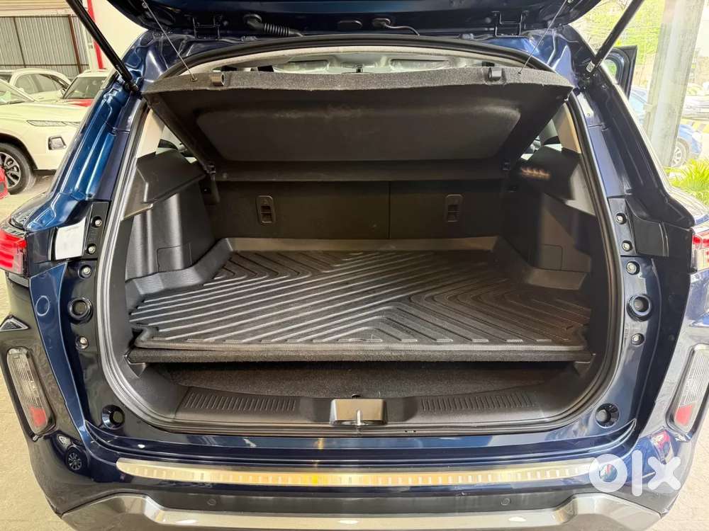 Maruti Suzuki Grand Vitara 1.5 Alpha Plus Intelligent Hybrid Ecvt, 2..