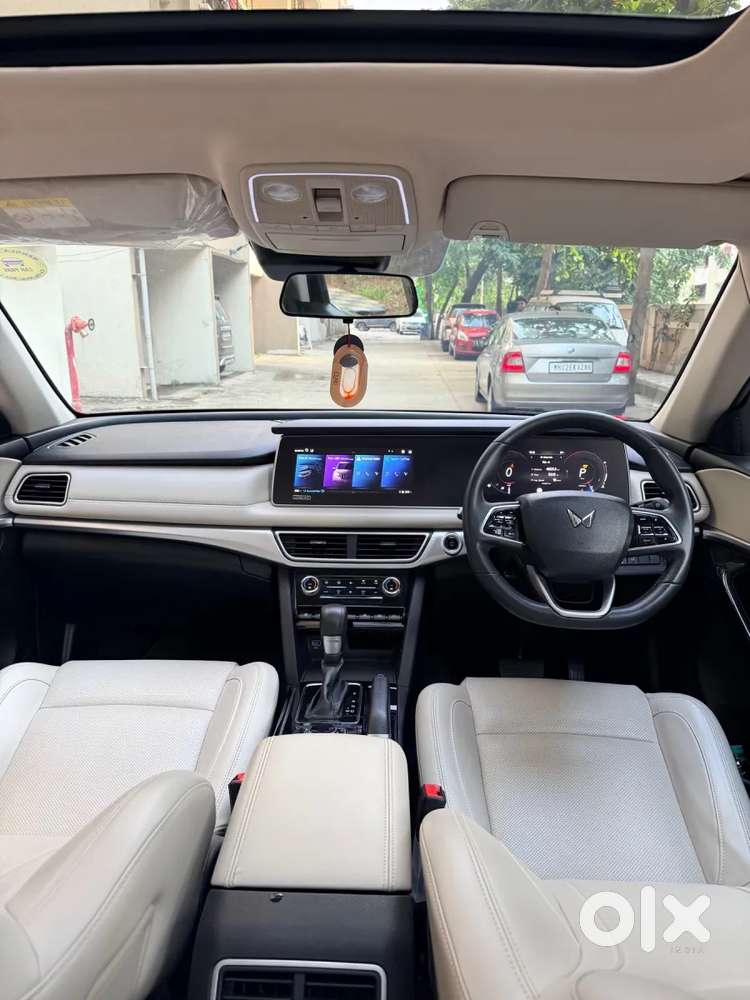 Mahindra Xuv700 2.2 Ax 7 Diesel At Str, 2023, Diesel