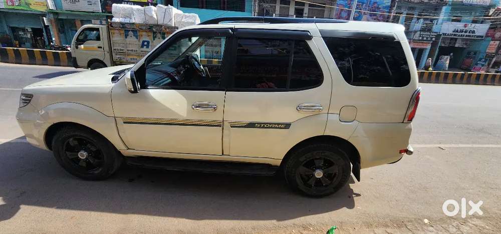 Tata Safari Strome In Good Condition