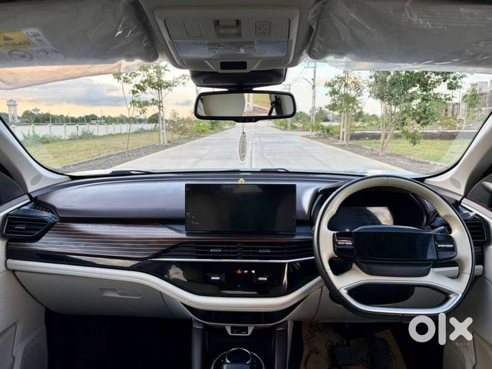 Tata Safari Accomplished Dual Tone At, 2025, Diesel