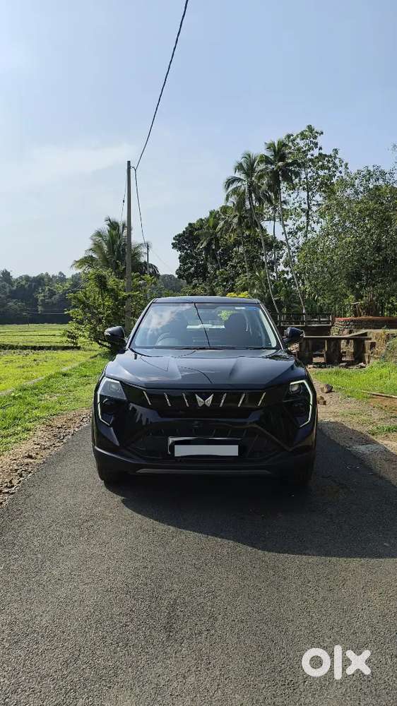 Mahindra Xuv 3xo Mx1 2024 Petrol Well Maintained