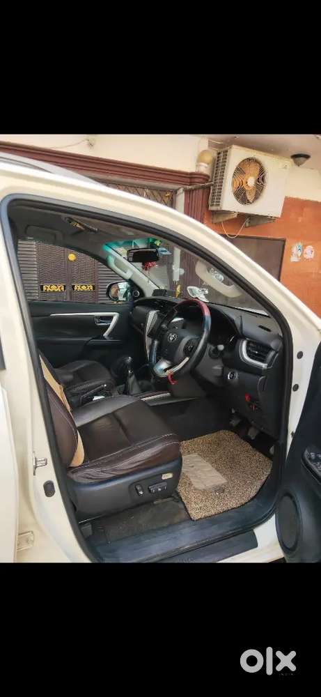 Toyota Fortuner Diesel Manual 2017 With Service Record, Price Is Negot