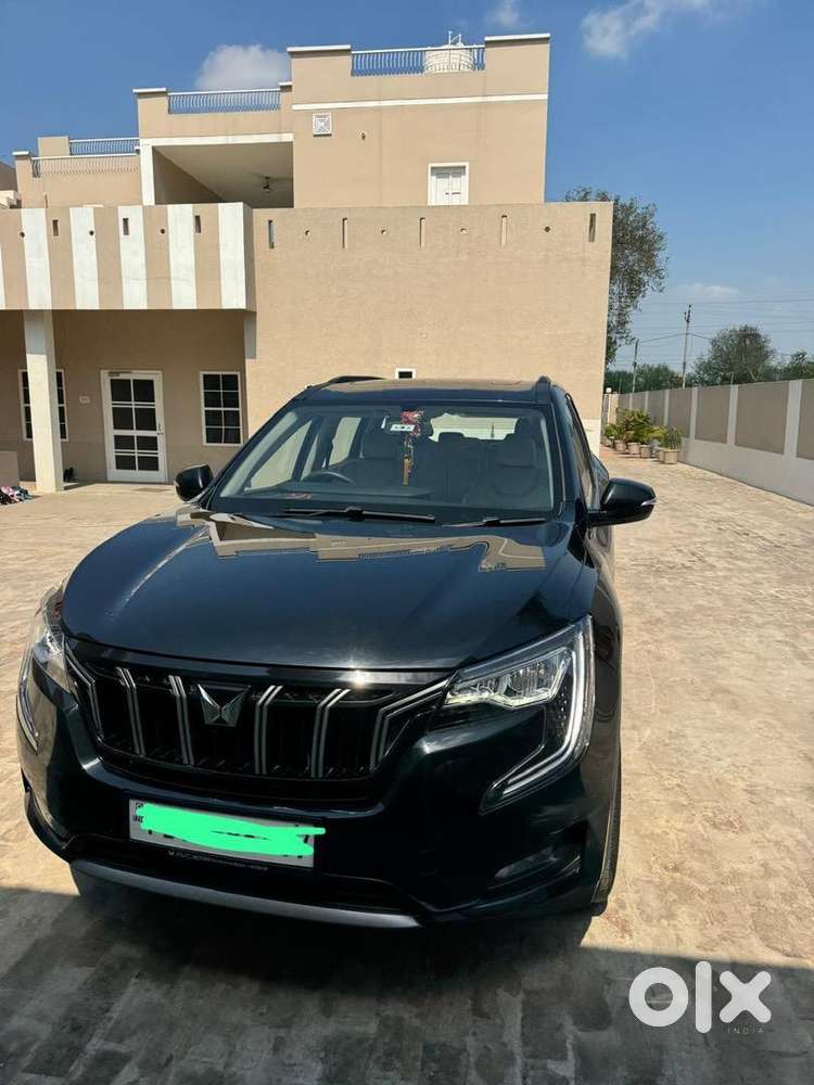 Mahindra Xuv700 2024 Petrol Well Maintained