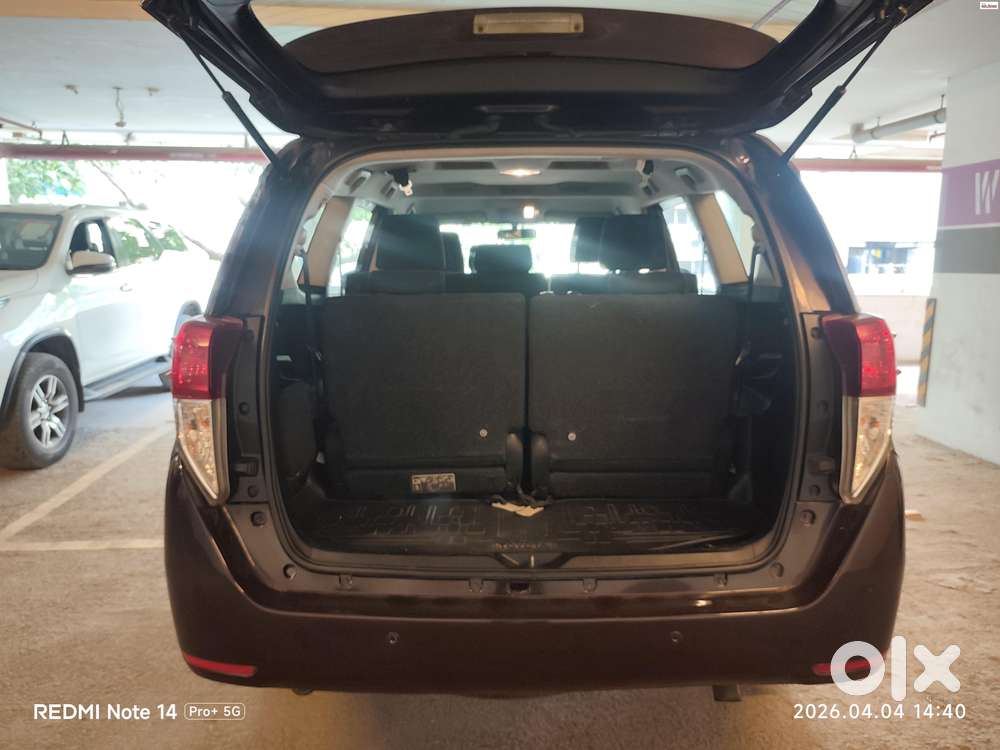 Toyota Innova Crysta 2.8 Gx At 8s, 2017, Diesel