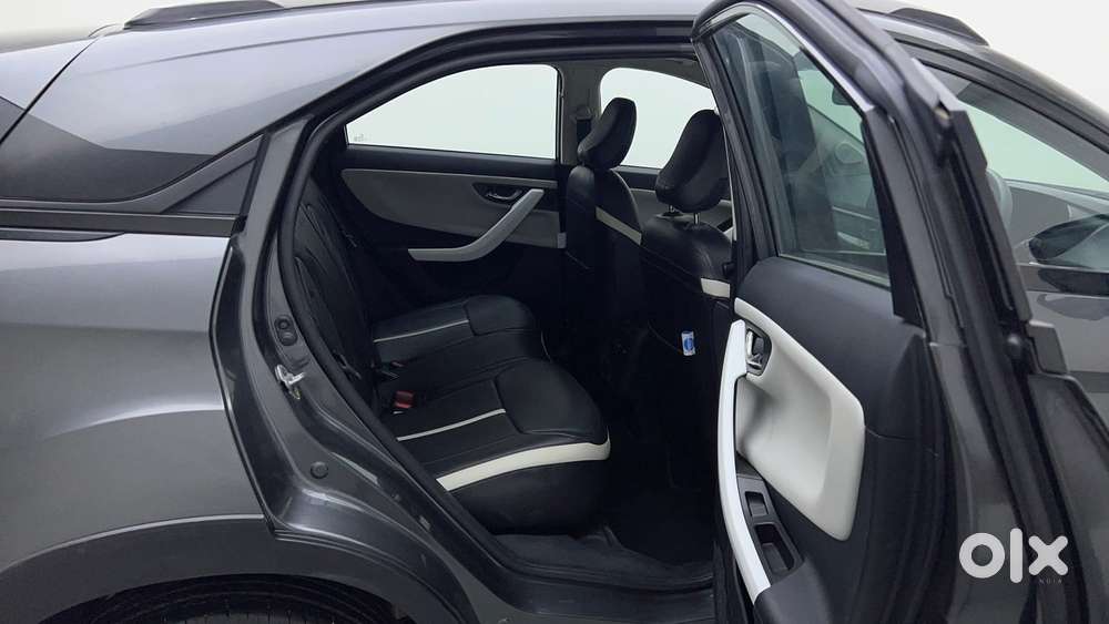 Tata Nexon Creative Plus 1.2 Revotron Petrol 6 Mt, 2024, Petrol